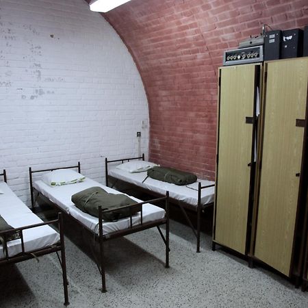 10-Z Bunker Hostel Brno Luaran gambar